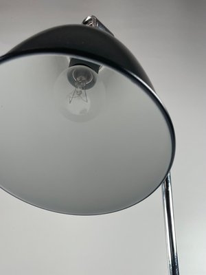 Bestlite bordlampe i sort og krom