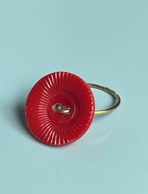 Mette Saabye ring i 18 kt guld.