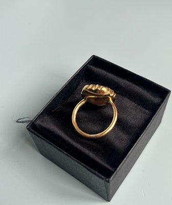 Mette Saabye blomster ring i 18 kt guld