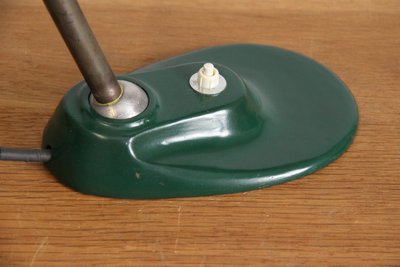 Skrivebordslampe i mørkegrøn