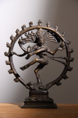 Skulptur af af Shiva Nataraja hindu dansensgud