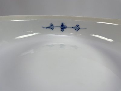 Royal Copenhagen Musselmalet Riflet skål med låg nr. 277