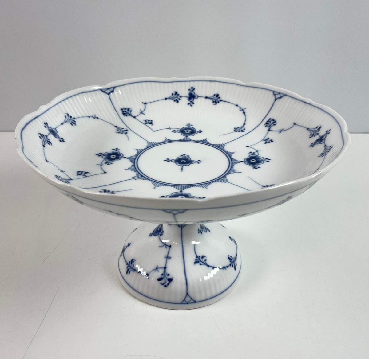 Royal Copenhagen Musselmalet Riflet opsats Model 458