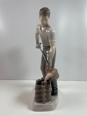 Bing & Grøndahl Jernstøber nr. 2335 Porcelænsfigur af Svend Jespersen