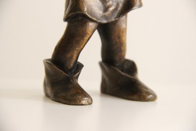 Bronzefigur af pige