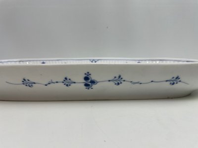 Royal Copenhagen Musselmalet Riflet sellerifad nr. 297