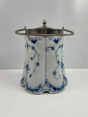 Antik krukke af porcelæn