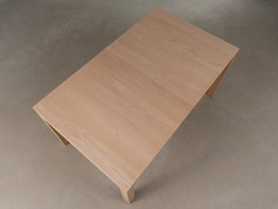 Spisebord m. 2 tillægsplader