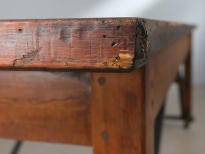 Langt industrielt arbejdsbord