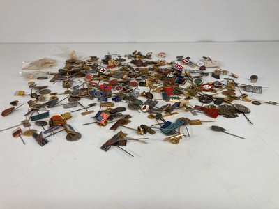 Pins, Stort Lot
