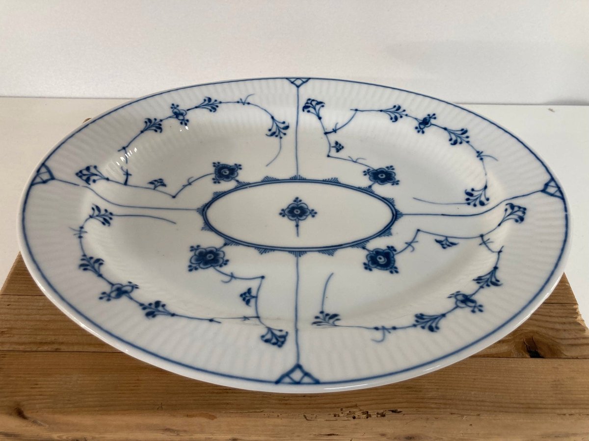 Royal Copenhagen Musselmalet Riflet Fad