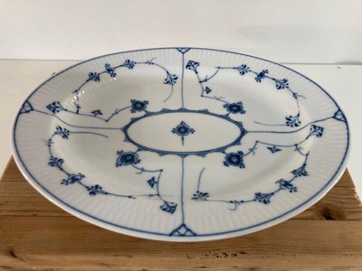 Royal Copenhagen Musselmalet Riflet Fad