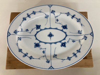 Royal Copenhagen Musselmalet Riflet Fad
