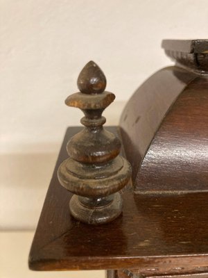 Kaminur, træ