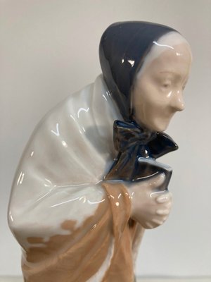 Royal Copenhagen Figur Kirkegængerske