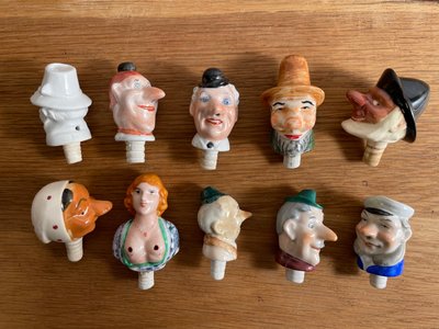 10 vintage skænkepropper i porcelæn