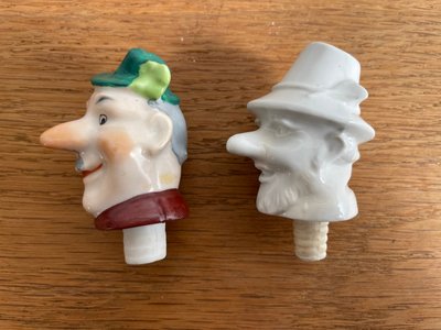 10 vintage skænkepropper i porcelæn