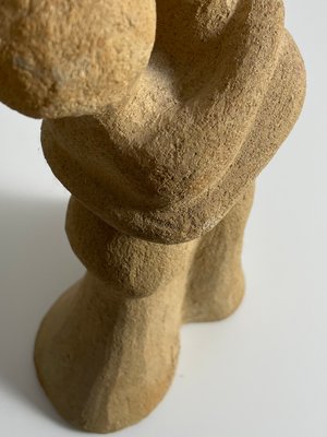 Abstrakt skulptur signeret JS