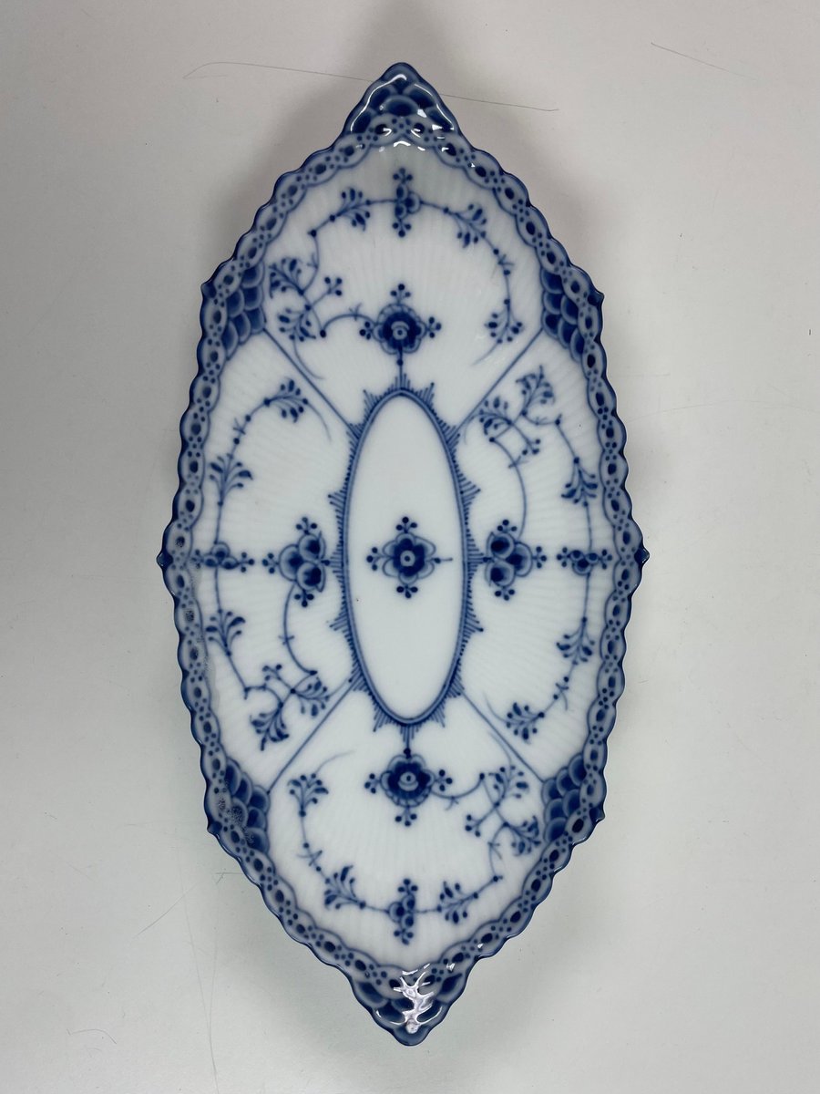 Royal Copenhagen Musselmalet Halvblonde ovalt assiet nr. 613