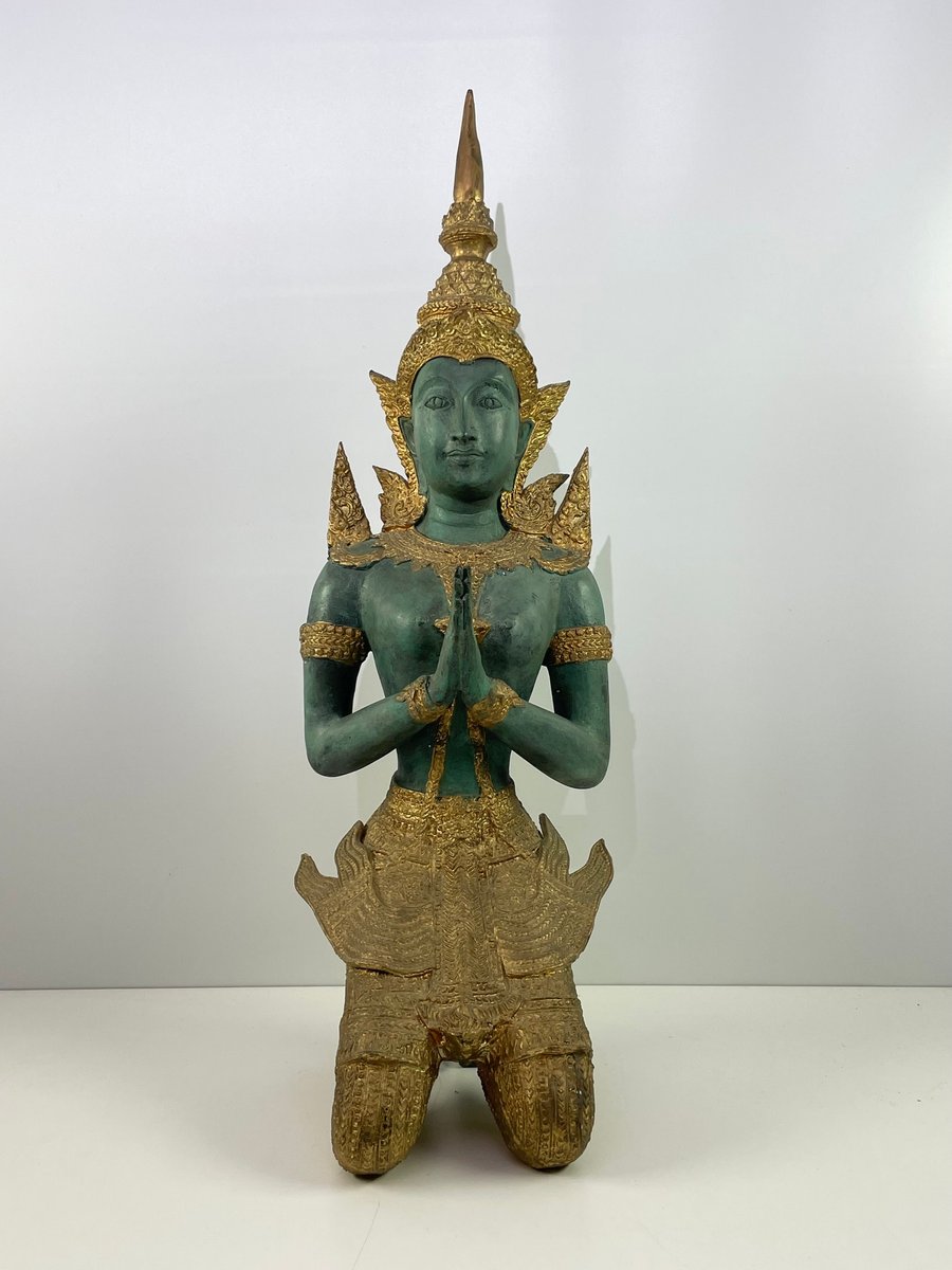 Thailandsk Buddha i grøn og guld