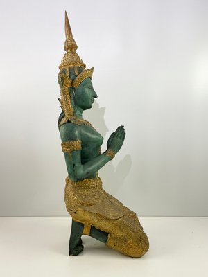 Thailandsk Buddha i grøn og guld