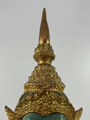 Thailandsk Buddha i grøn og guld