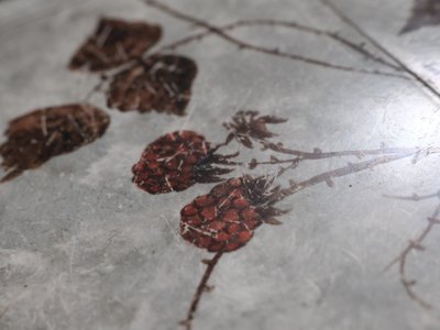 Unikt vintage kakelbord med botanisk motiv